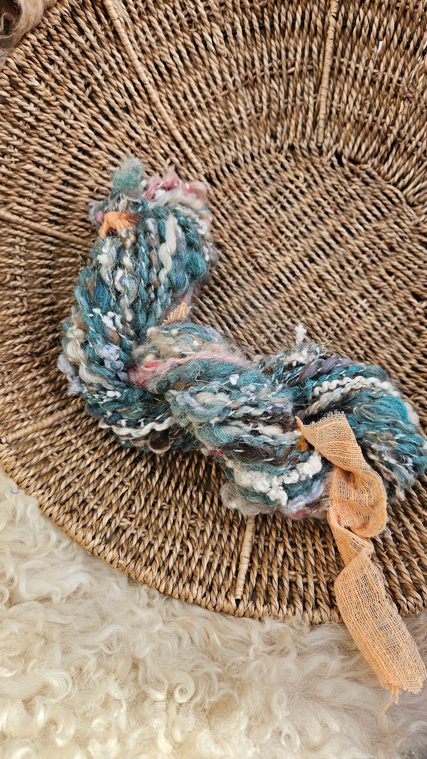 OLD MANSION DRAPERY - Handspun Bulky Wool Textured Art Yarn - 31 Yards 2.5 oz